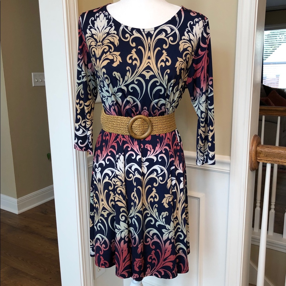 EUC loose fitting swing dress with pockets small